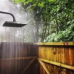 Campsite Shepherd'S Delight - Shepherd'S Hut With Hot Tub