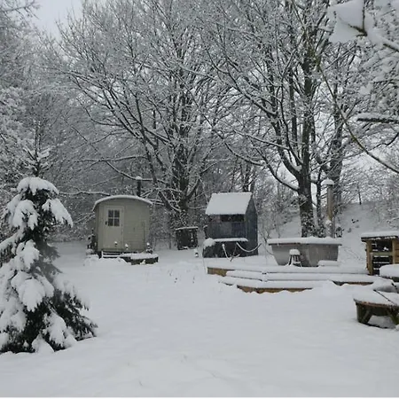 Shepherd's Delight - Shepherd's Hut With Hot Tub South Stainley