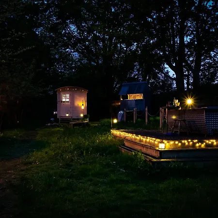 Campsite Shepherd'S Delight - Shepherd'S Hut With Hot Tub