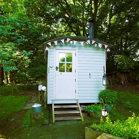 Campsite Shepherd'S Delight - Shepherd'S Hut With Hot Tub *