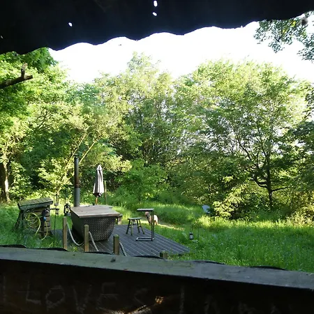 Campsite Shepherd'S Delight - Shepherd'S Hut With Hot Tub South Stainley